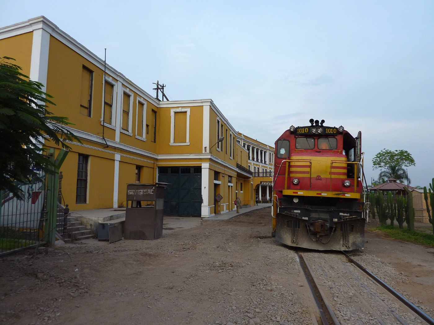 Lima Desamparados Station
