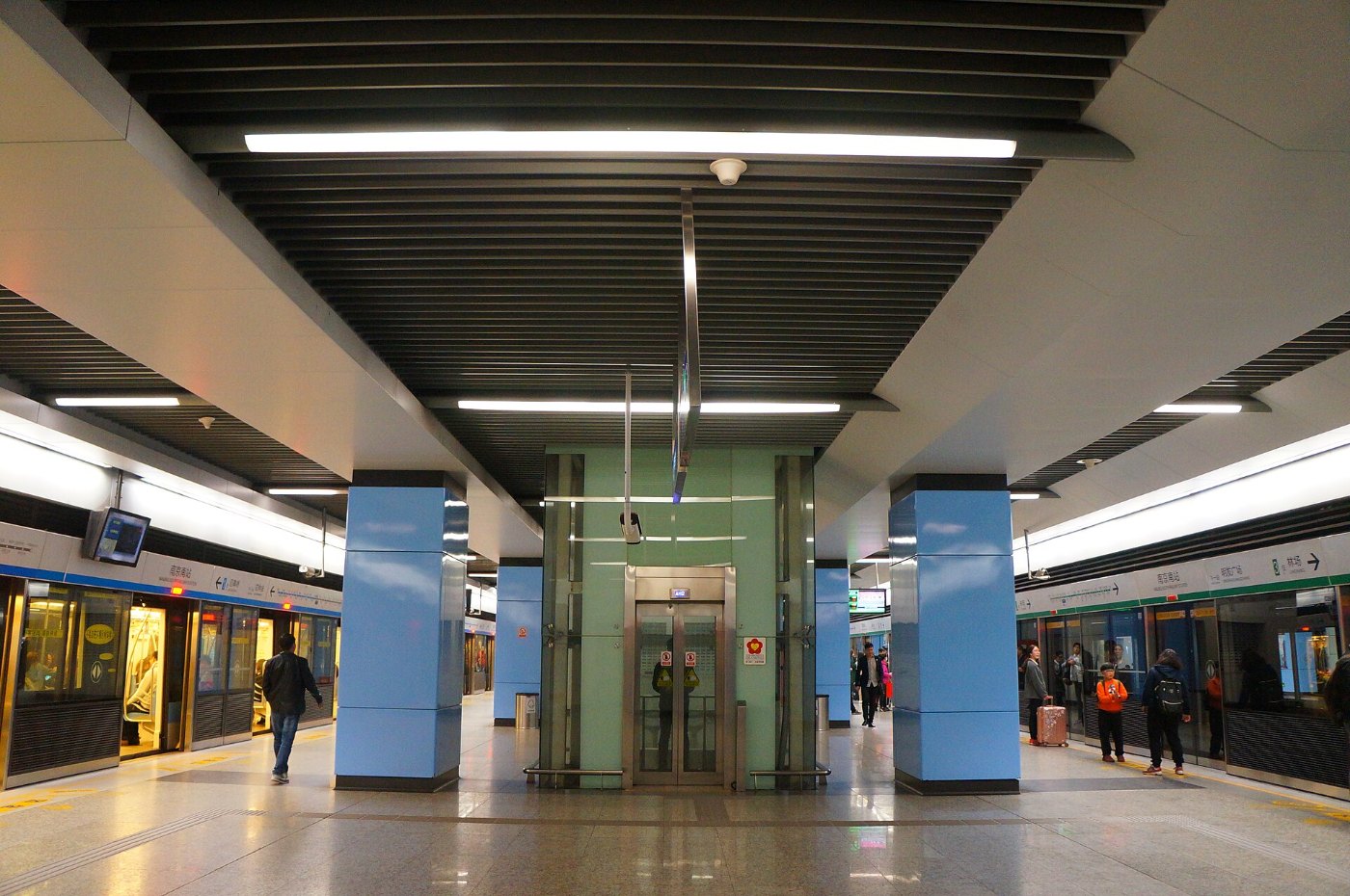 Northbound Platform at Nanjing South Railway Station