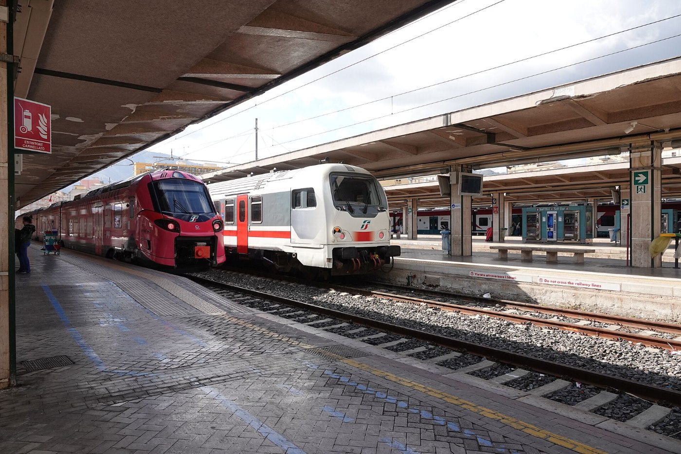 Palermo Centrale train station.06