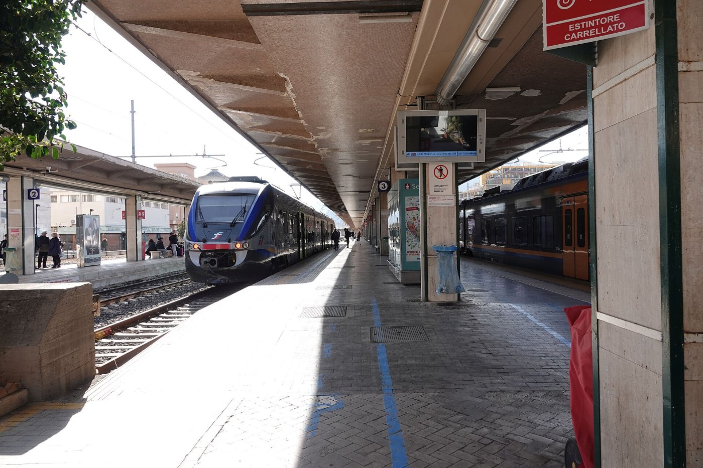 Palermo Centrale train station.05