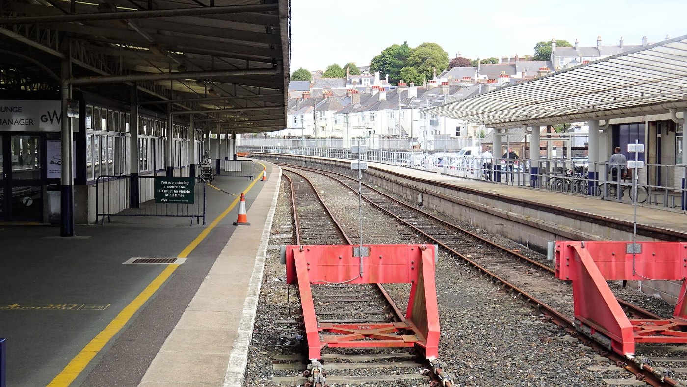 Plymouth railway station, South Devon Main Line. Platforms 1 & 2. View t