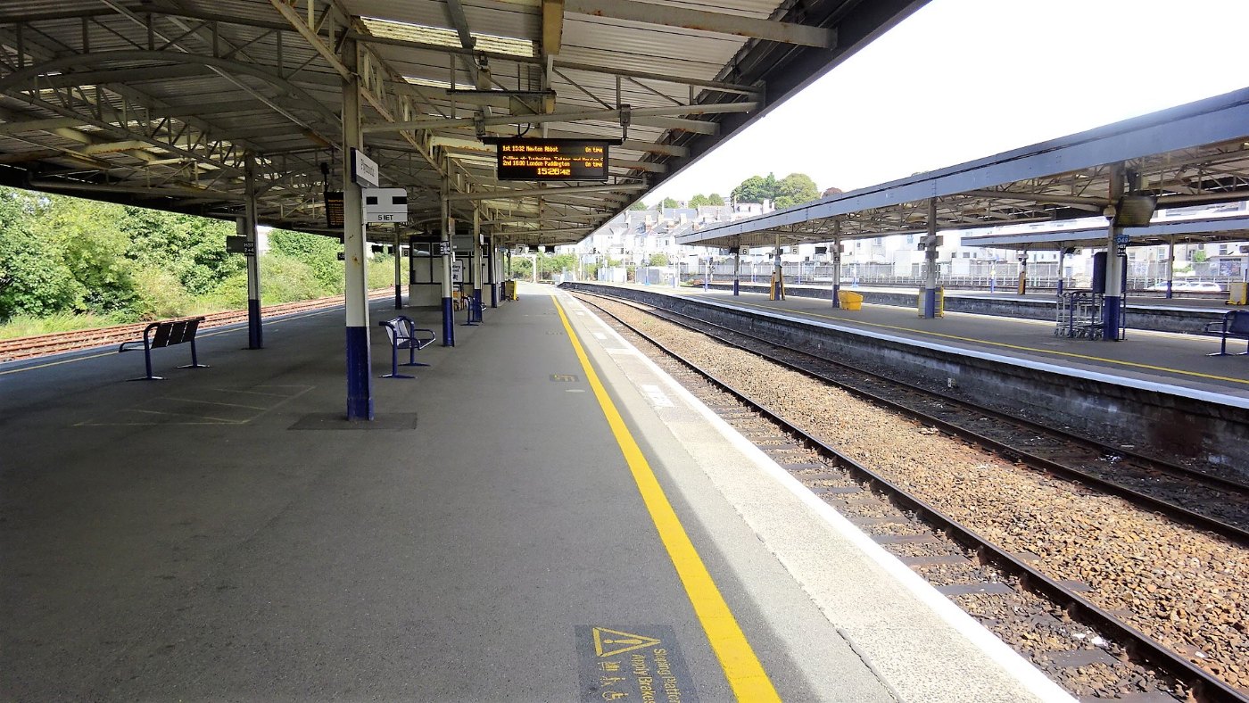 Plymouth railway station, South Devon Main Line. Platform 7 & 8. View to