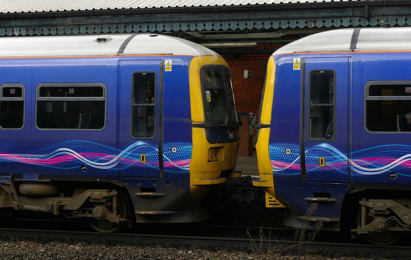 Reading railway station MMB 42