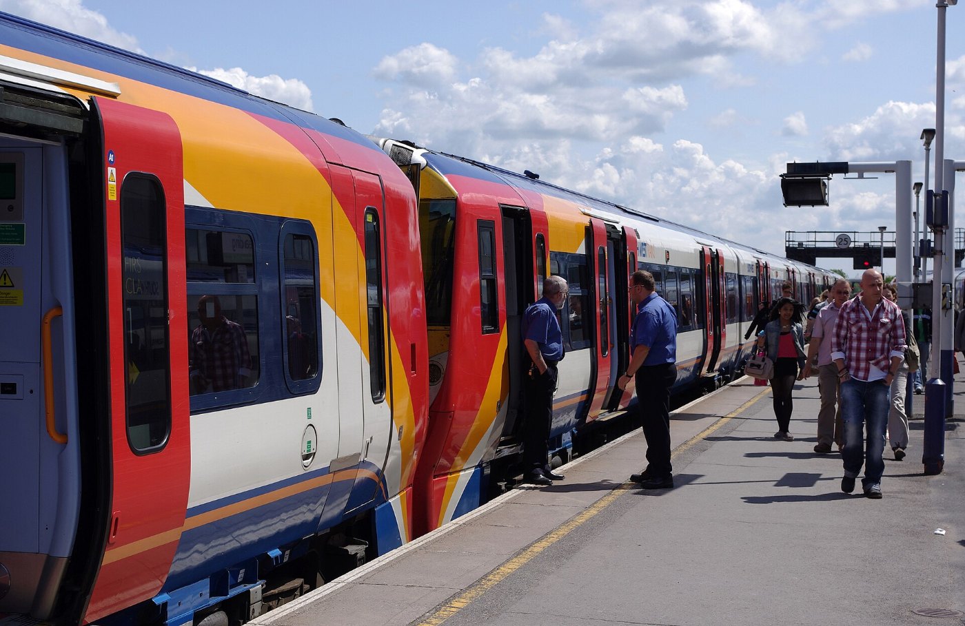 Reading railway station MMB 65