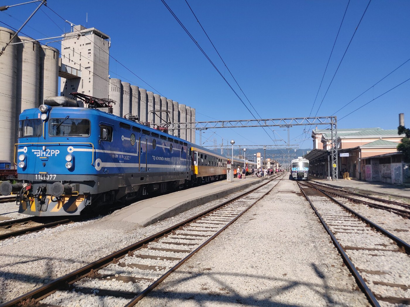 2020 07 05 HŽ 1141 377 at Rijeka train station pulling Regiojet 1047 Pra