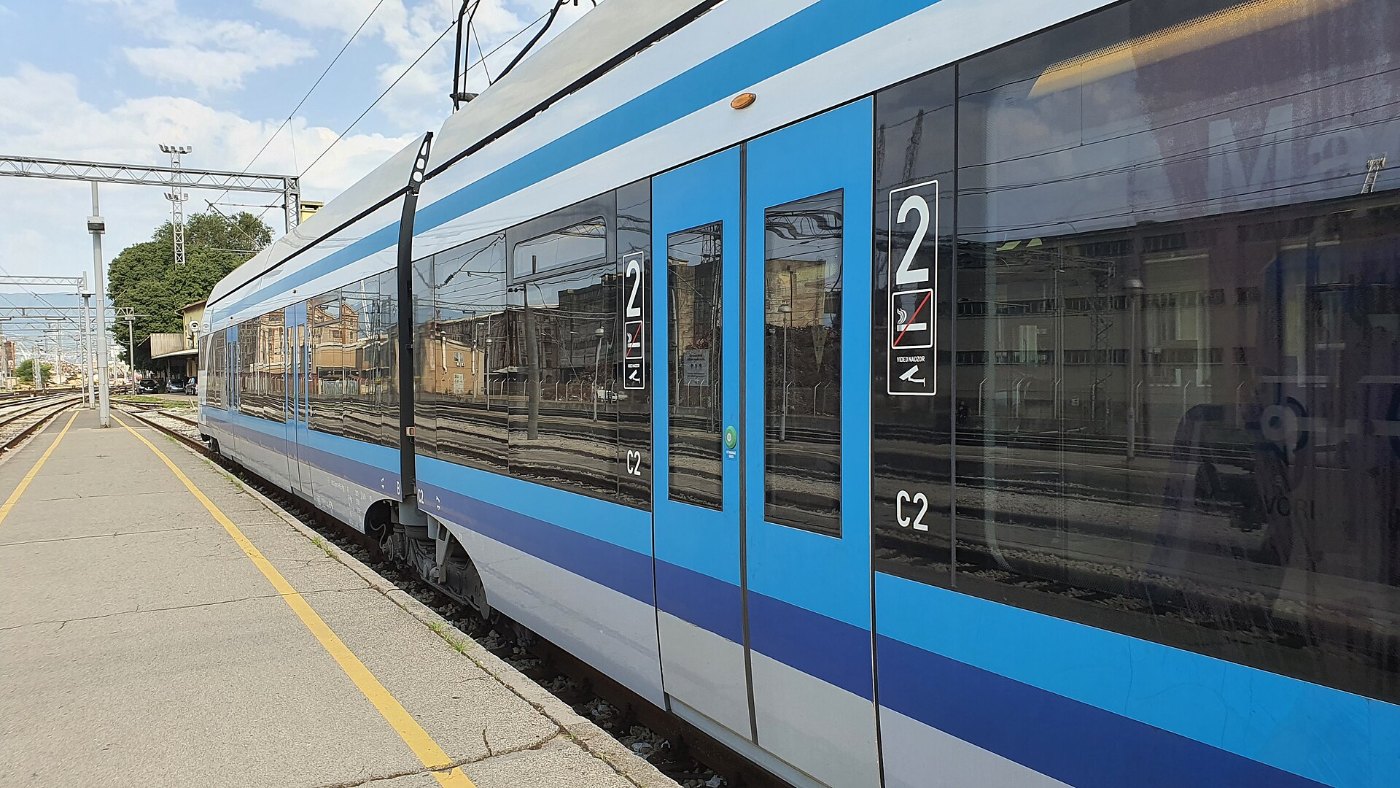 HŽ 6 112 106 1 (C2) at Rijeka Station