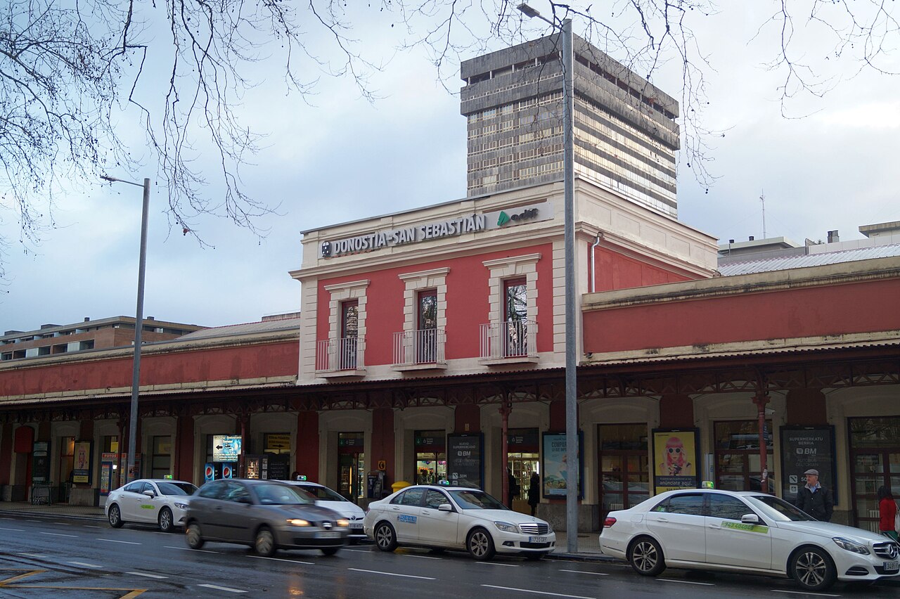 Bahnhof San Sebastián, Außenansicht
