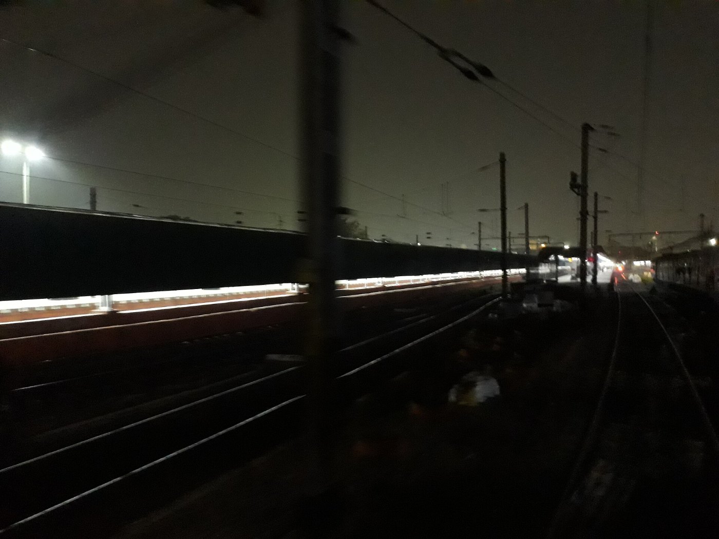 Sealdah railway station at night 03