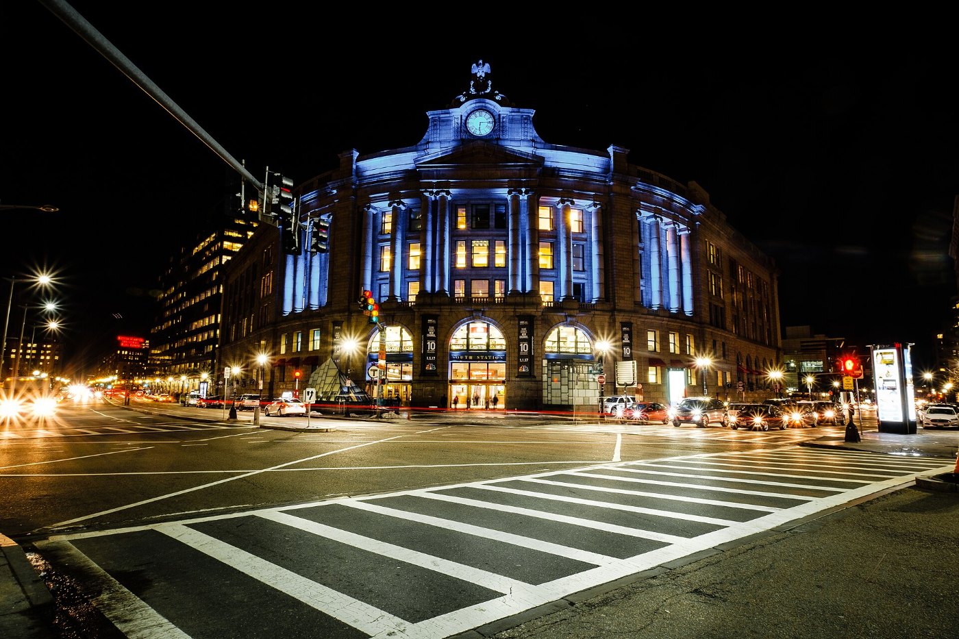 South Station headhouse at night, January 2017 (Unsplash xKQIz 5XjY)