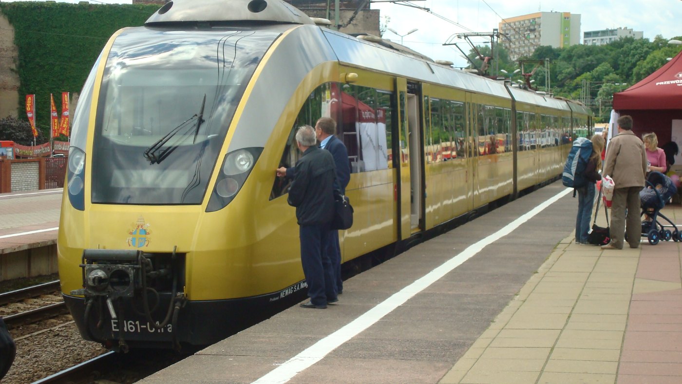 Szczecin,Dworzec Główny pociąg papieski przy peronie II panoramio