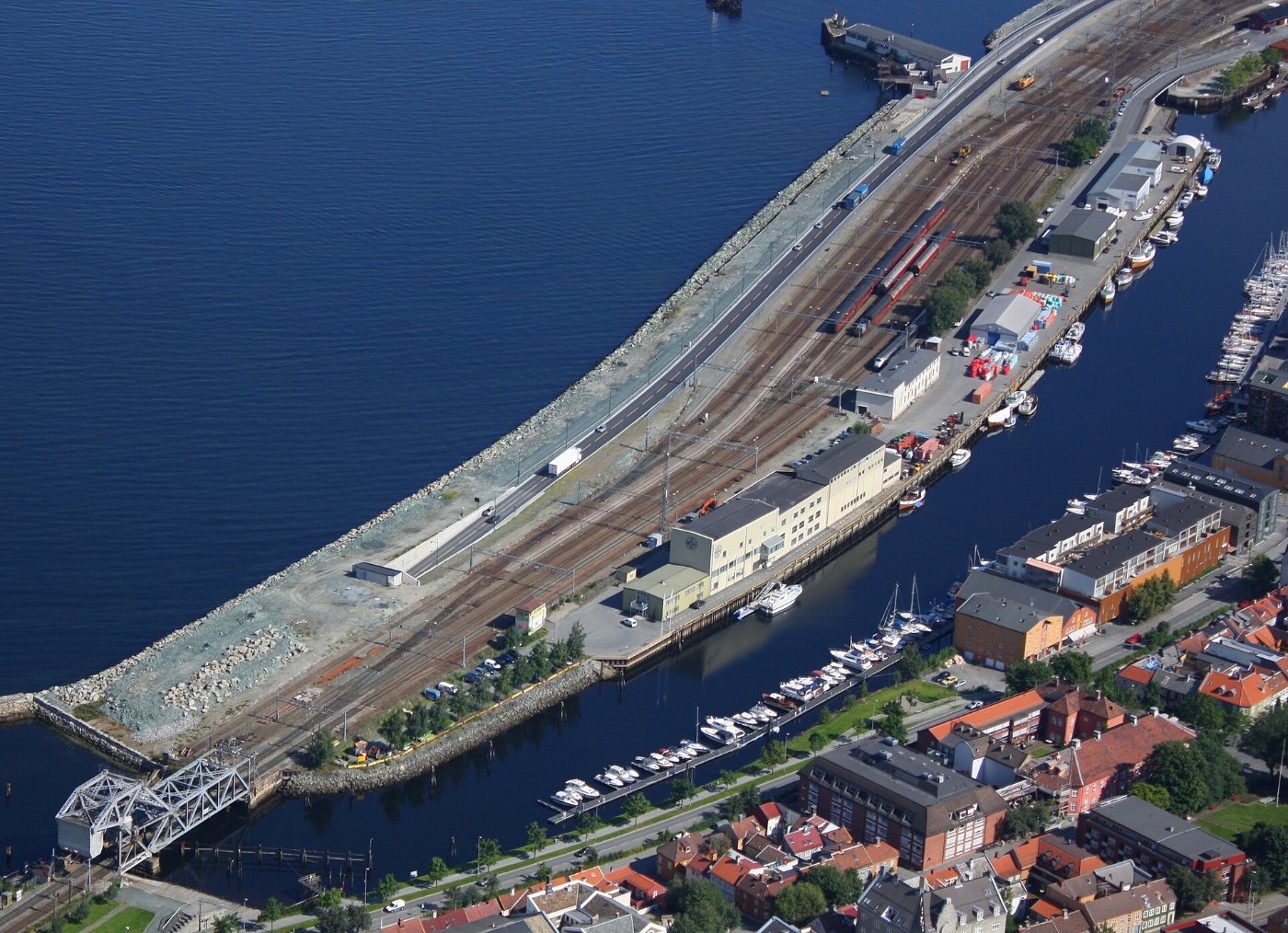 Vestre kanalhavn in Trondheim 01