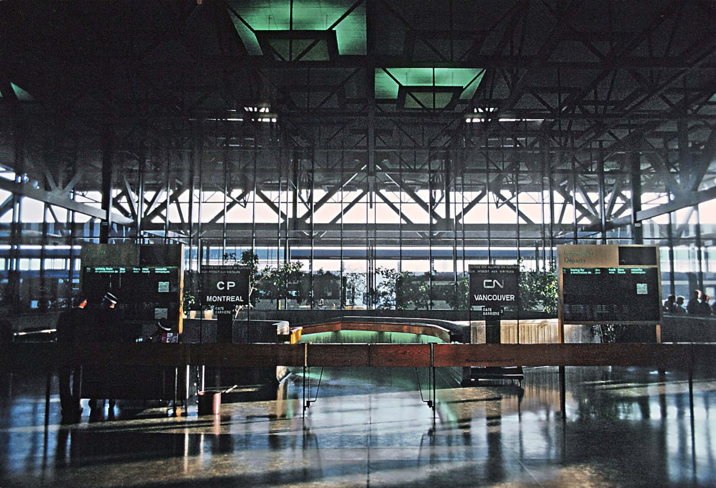 The Spectacular Ottawa, Ontario Depot, Now 50 Years Old 4 Photos ()