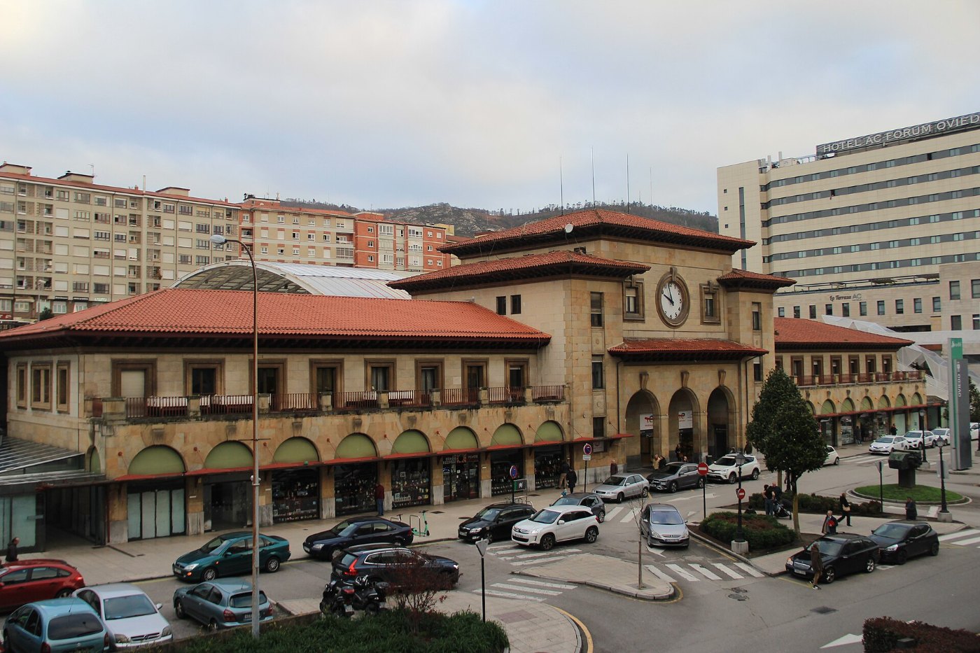 Estacion de Oviedo ⁄ Uvieu (01) RENFE