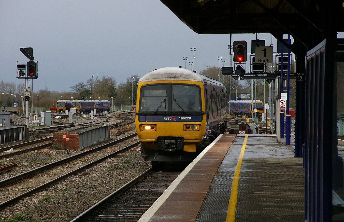 Oxford railway station MMB 06