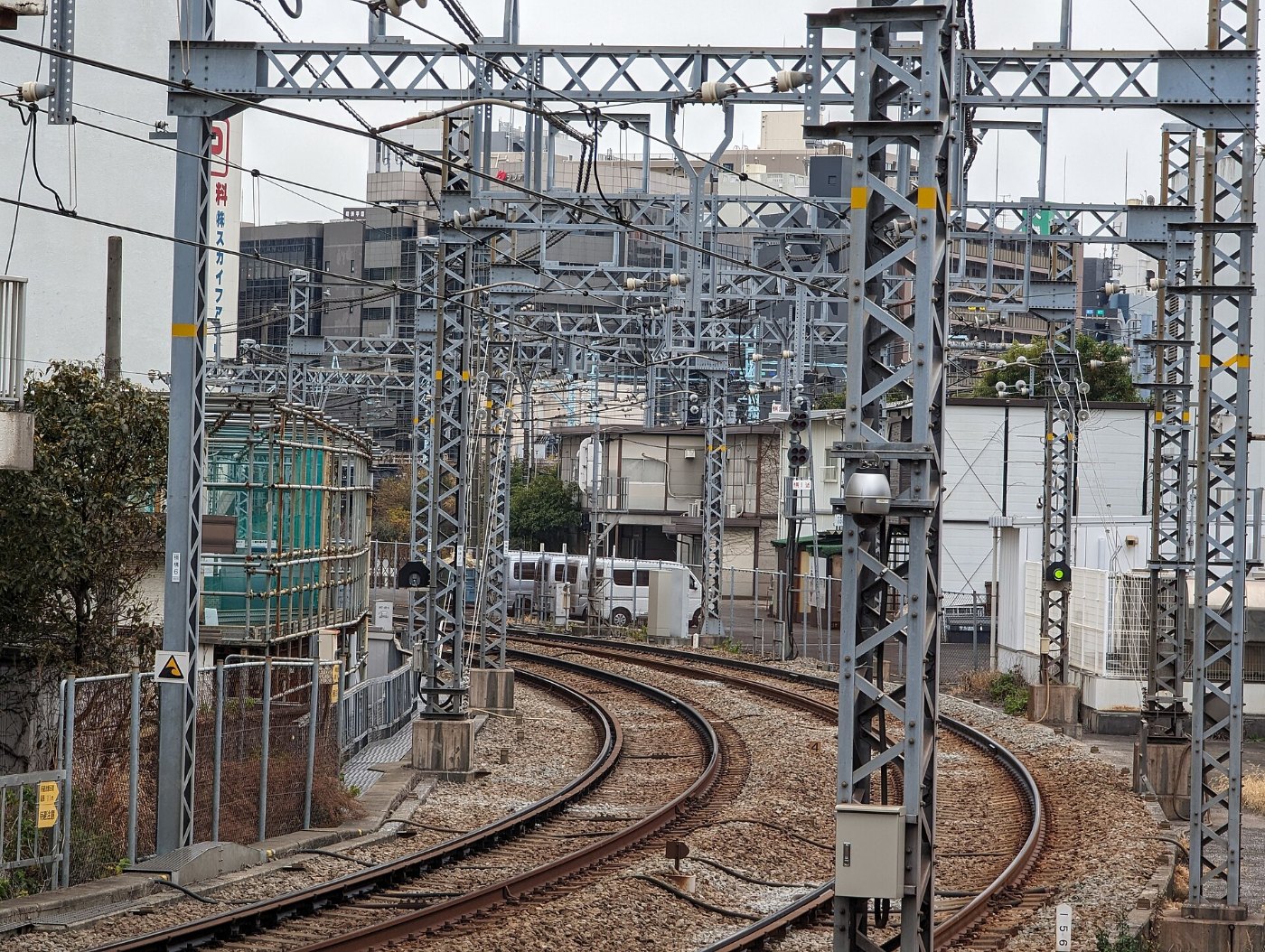 Keikyū Main Line at Yokohama station, 20 jan 2024 10：52