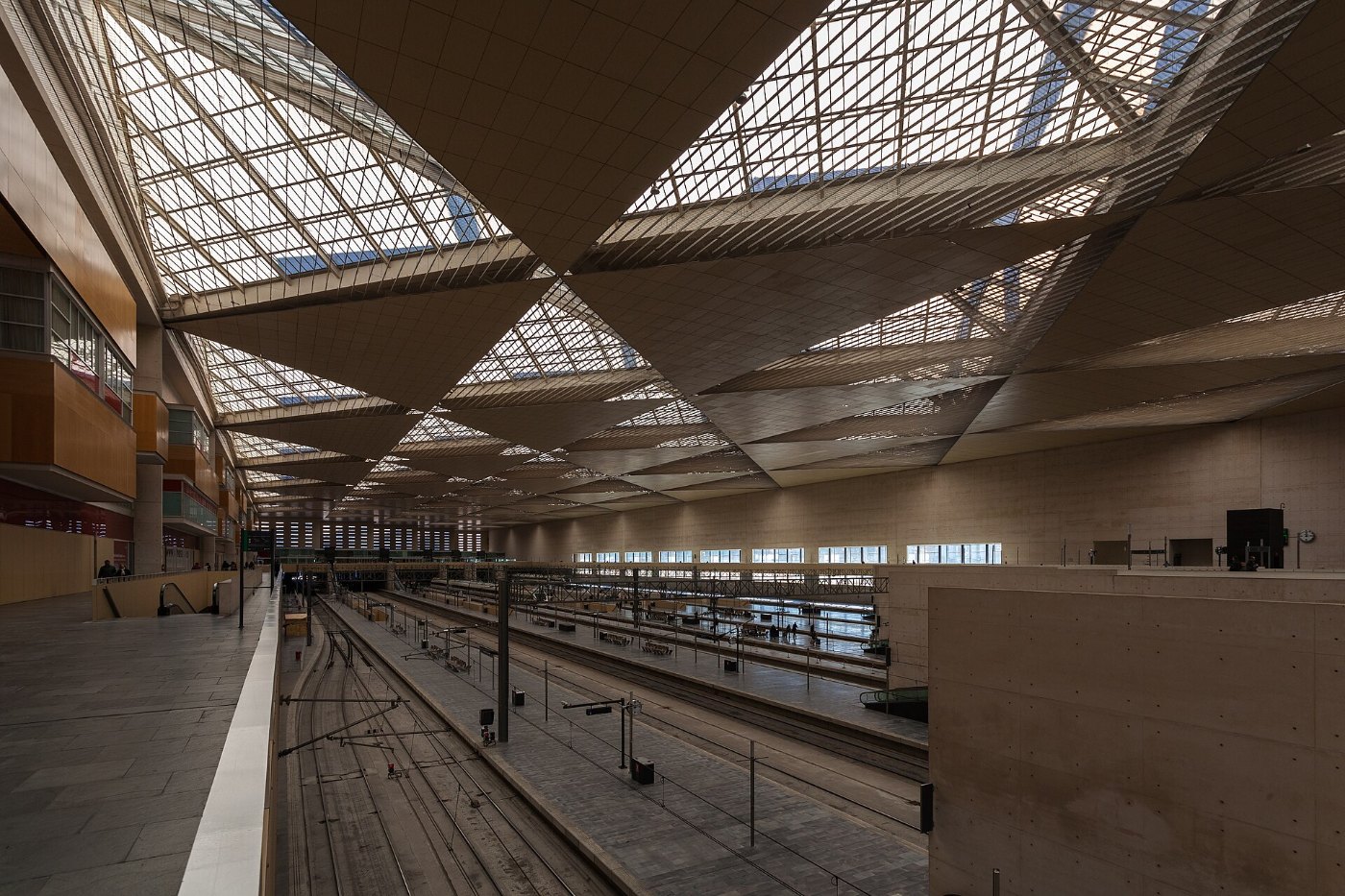 Estación de FF.CC. de Delicias, Zaragoza, España, 2013 12 29, DD 04