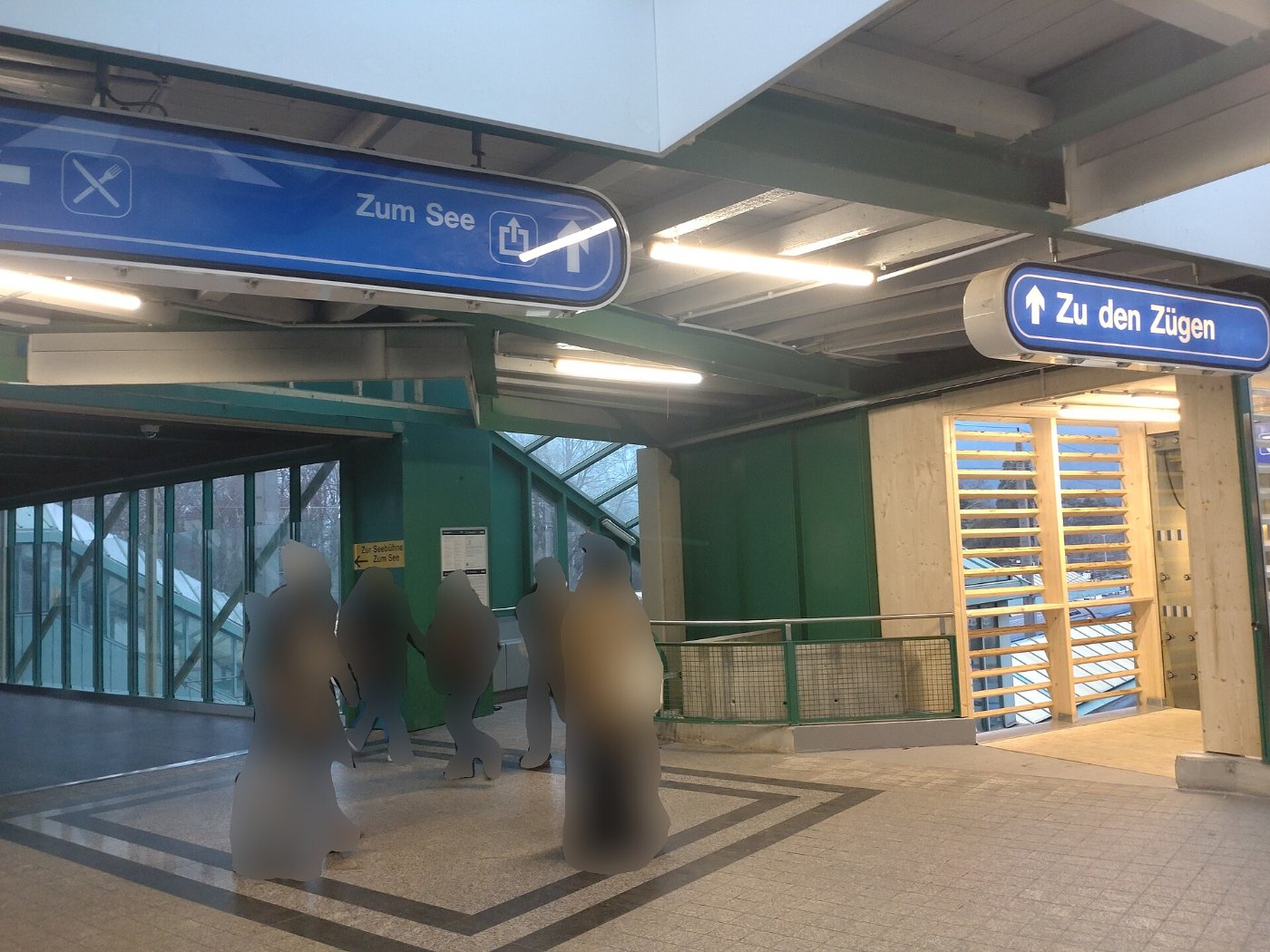 Bahnhof Bregenz Ueberfuehrung Mitte Bahnsteig 1