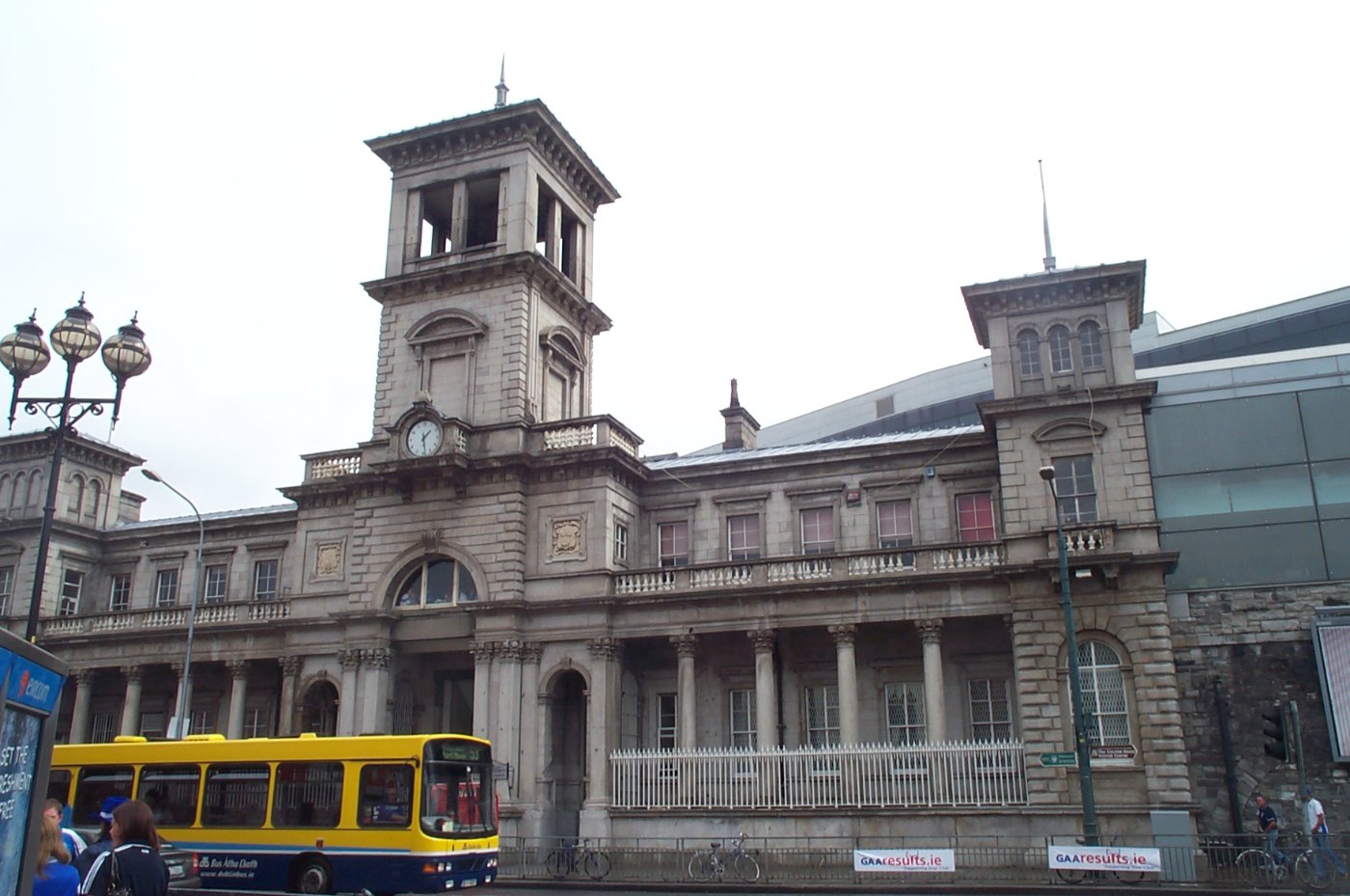 Dublin Connolly railway station 2006
