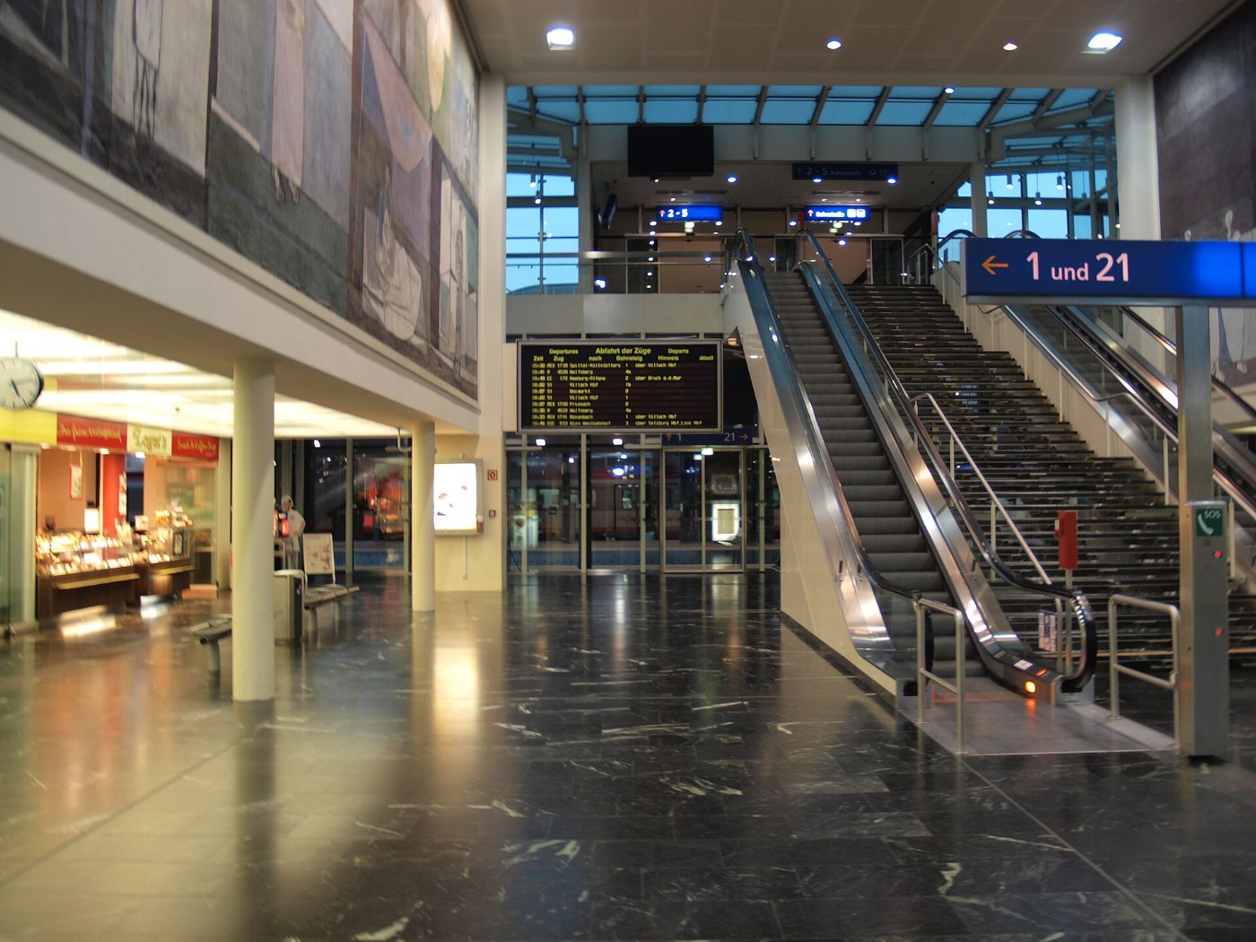 Inside Klagenfurt Hauptbahnhof early in the morning