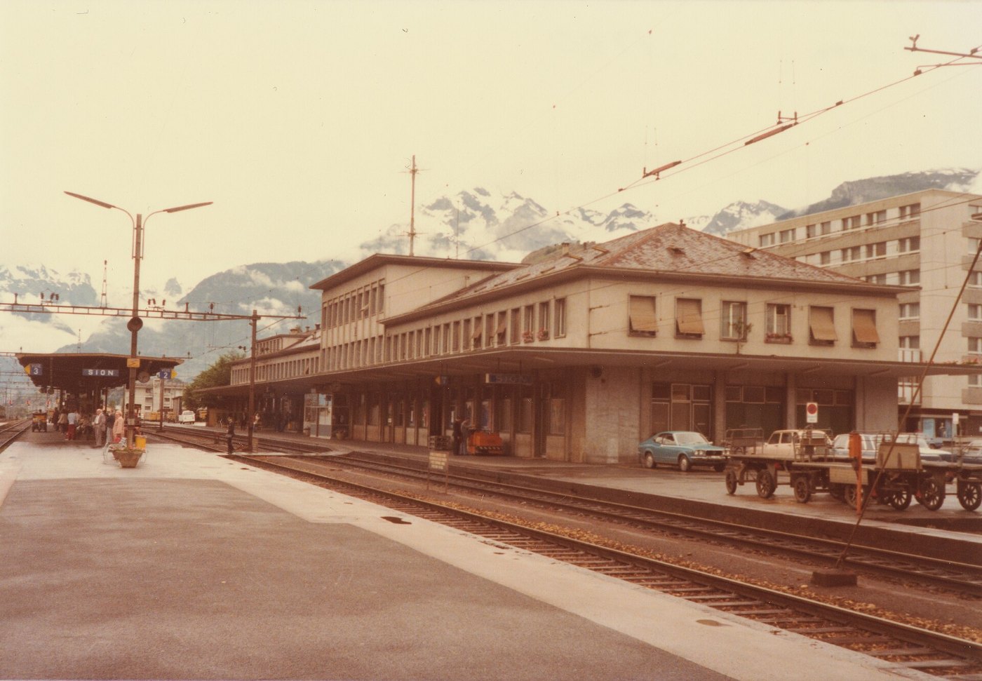 SBB Historic F 122 01006 003 Sion Bahnhofgebaeude Bahnseite