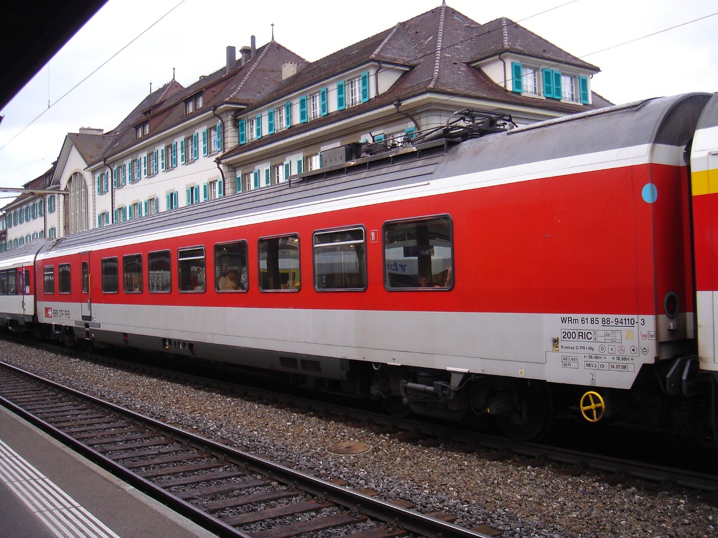 SBB WRm 61 85 88 94 110 3 in Thun Nov 2009