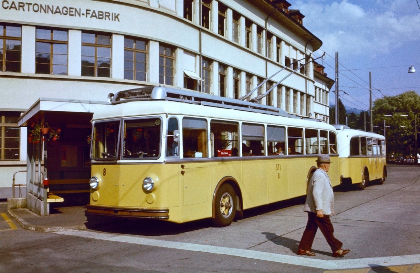 Thun trolleybus 8 and trailer 23 at Thun Bahnhof in 1979