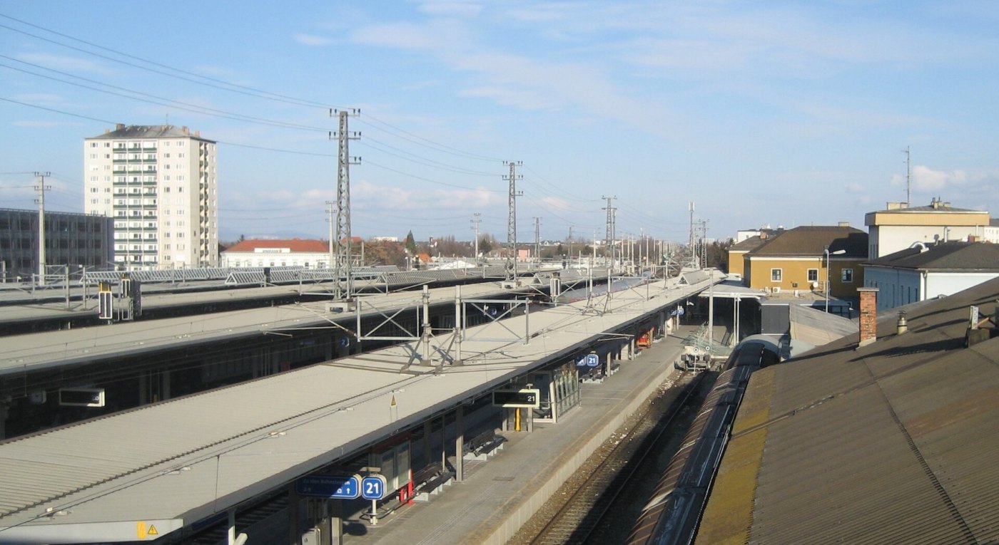 Wiener Neustadt Hauptbahnhof 01