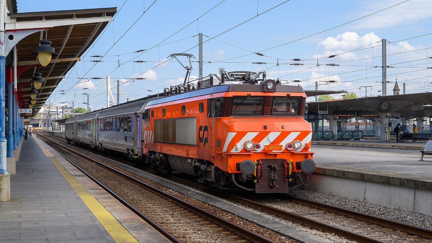 Porto Campanhã CP 2623 interregionale trein 852 ()