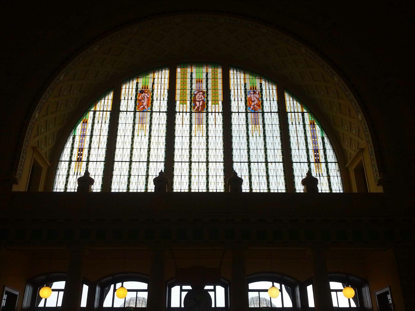 Praha hlavní nádraží old station glass window