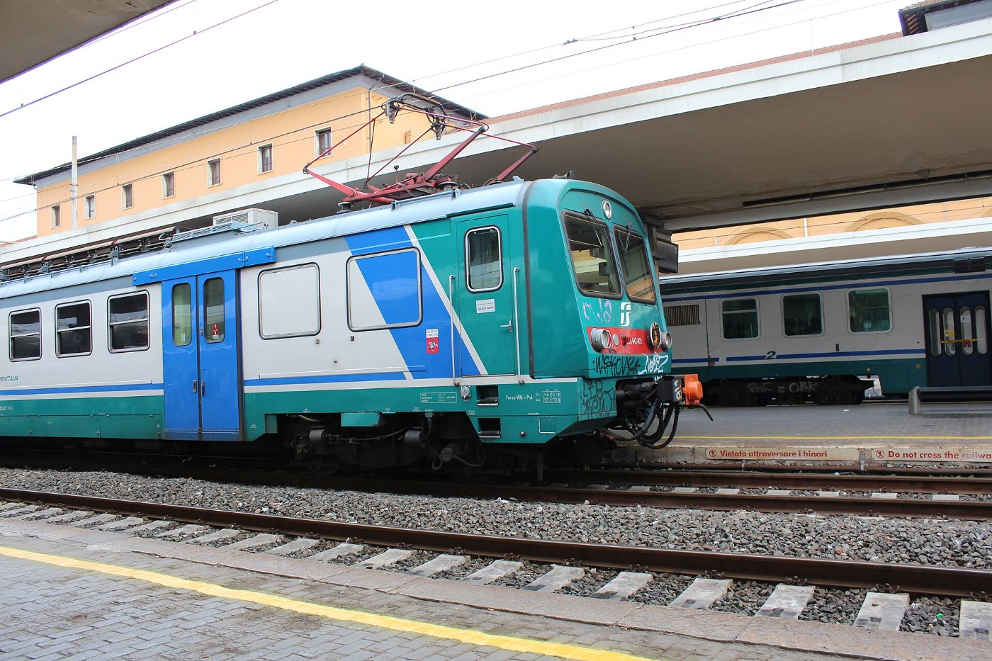Pisa Centrale station, May 2013 (02)