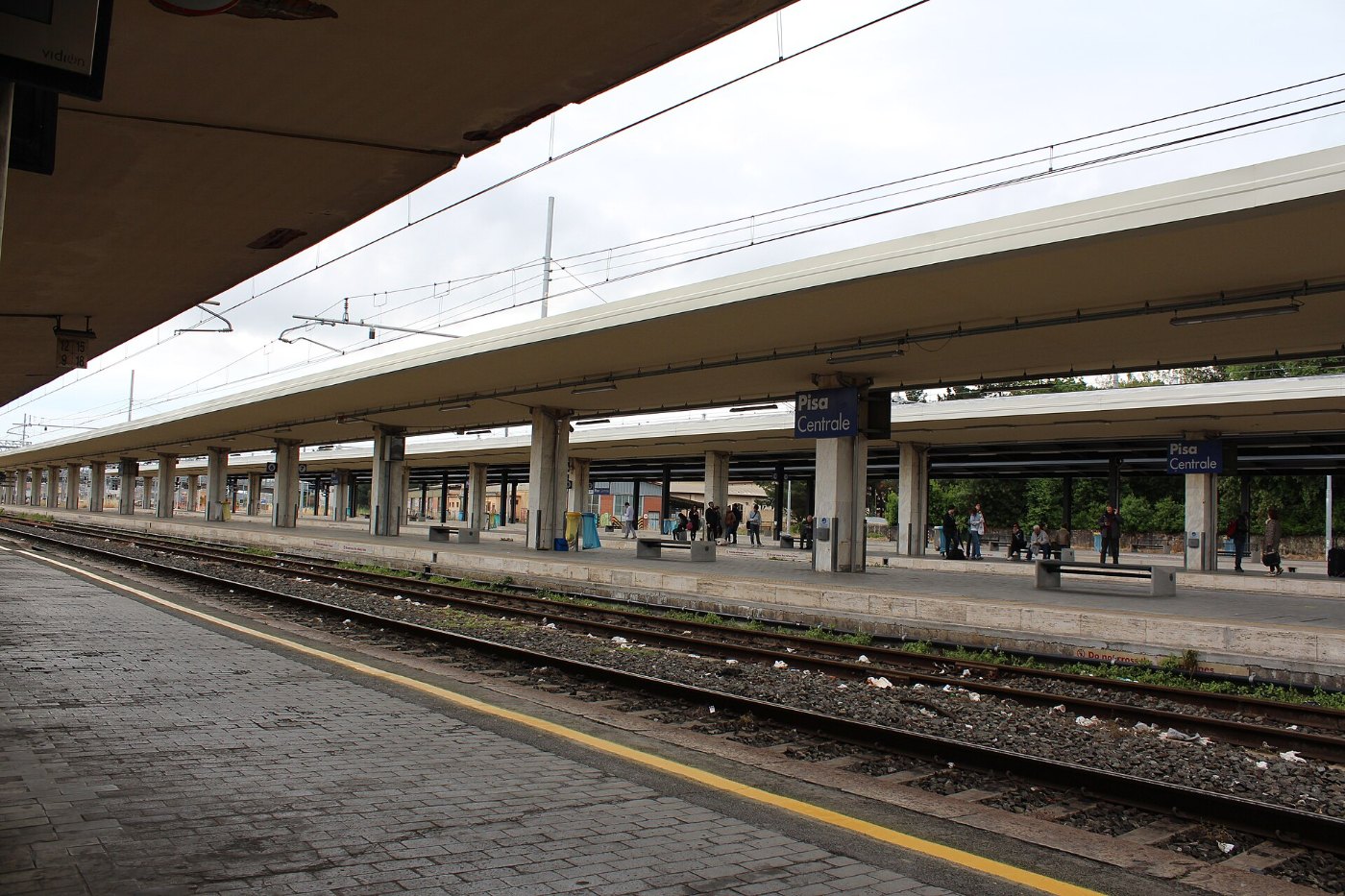 Pisa Centrale station, May 2013 (04)