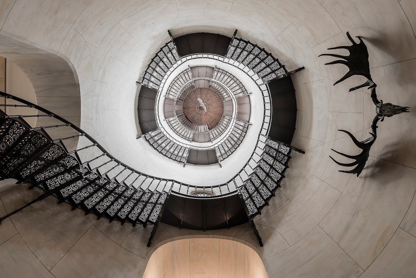 Rügen Jagdschloss Granitz Wendeltreppe im Mittelturm (Treppe 6207)