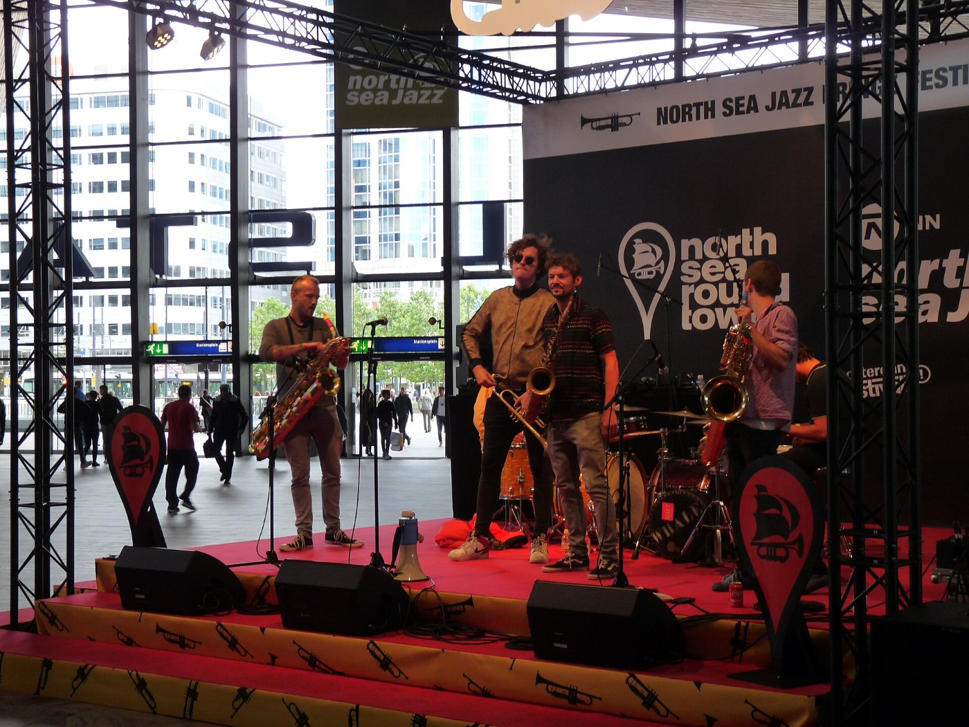 NAFT band in Rotterdam Centraal 4