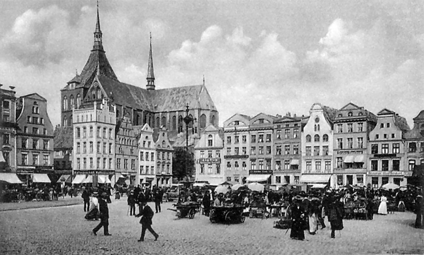 Der Neue Markt mit der Marienkirche in Rostock um 1910