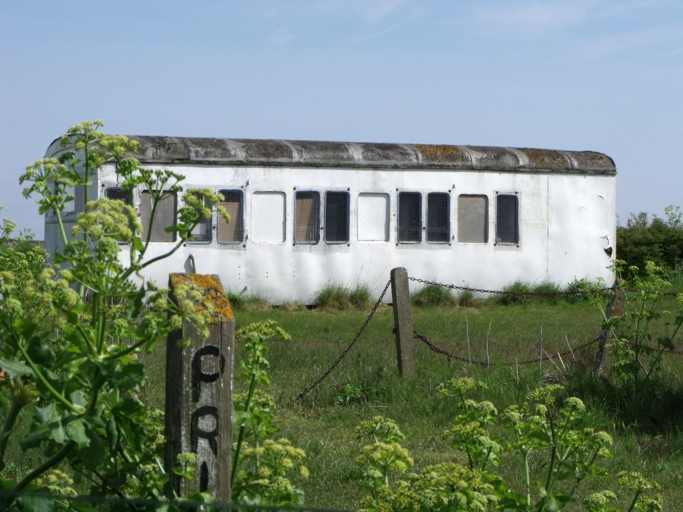 Reused railway carriage, Rye Harbour (Geograph )