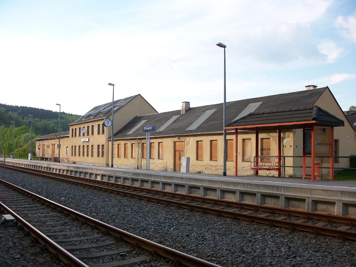Bahnhof Einsiedel, Empfangsgebäude (Gleisseite) (1)