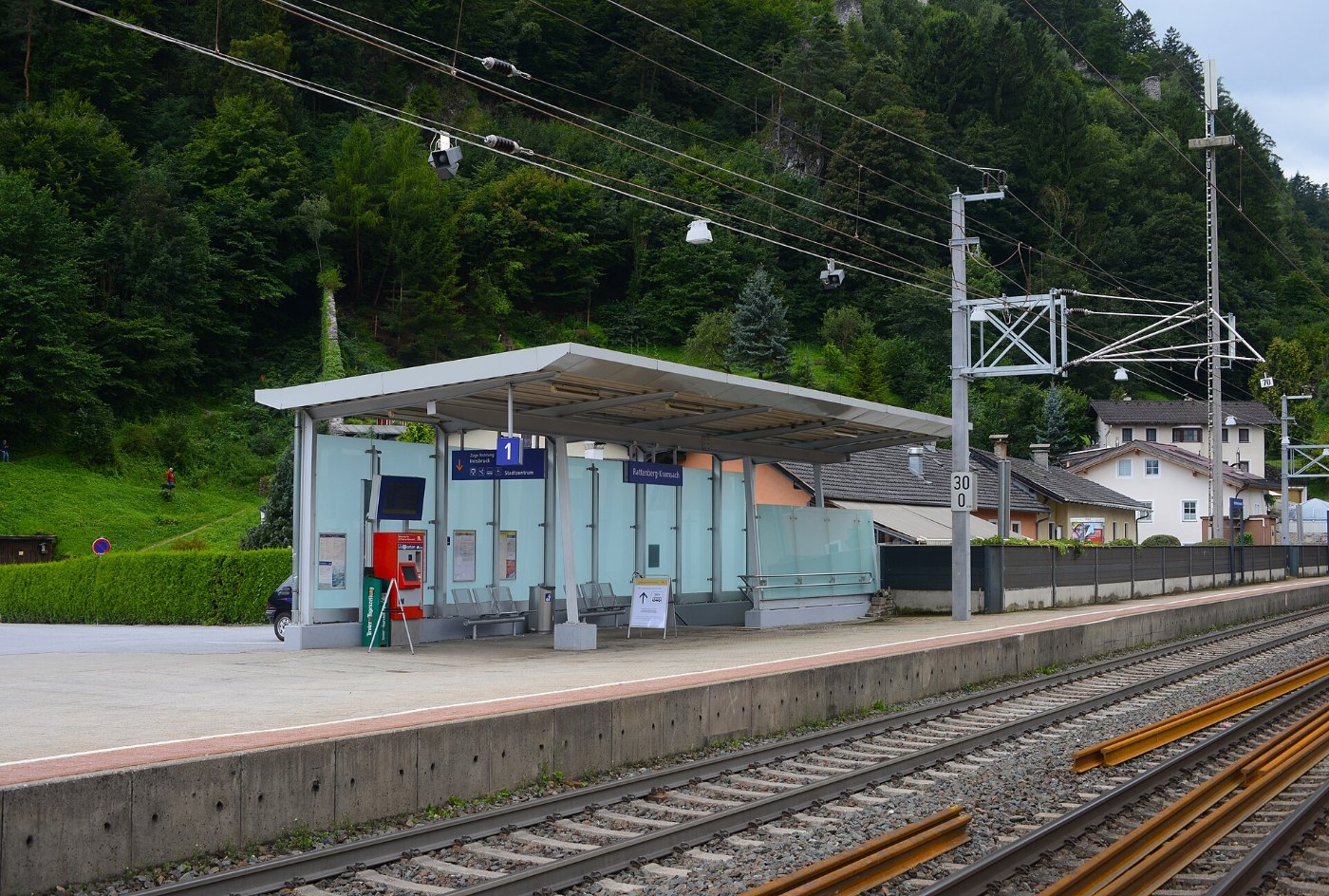 Bahnhof Rattenberg Kramsach Unterstand Bahnsteig 1