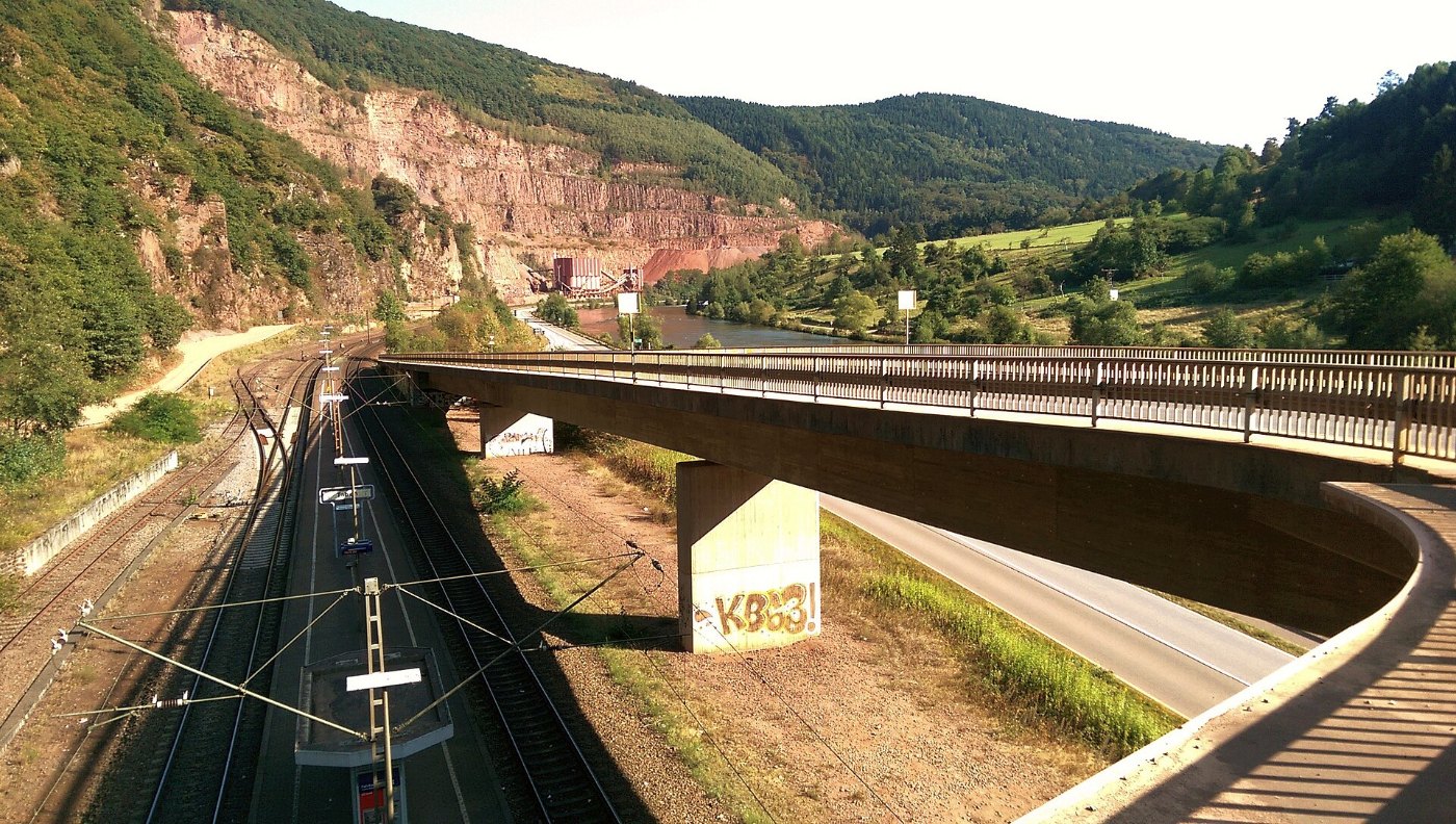 Bahnhof Taben von der Brücke