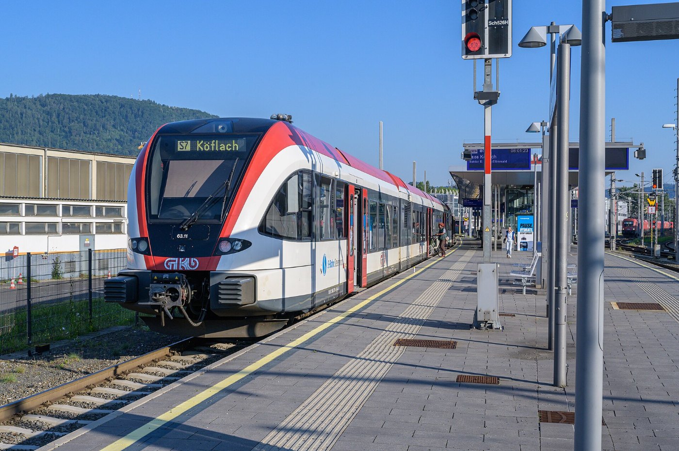 Graz Hauptbahnhof Bahnsteig 9 Graz Köflacher Bahn Stadler GTW 4538