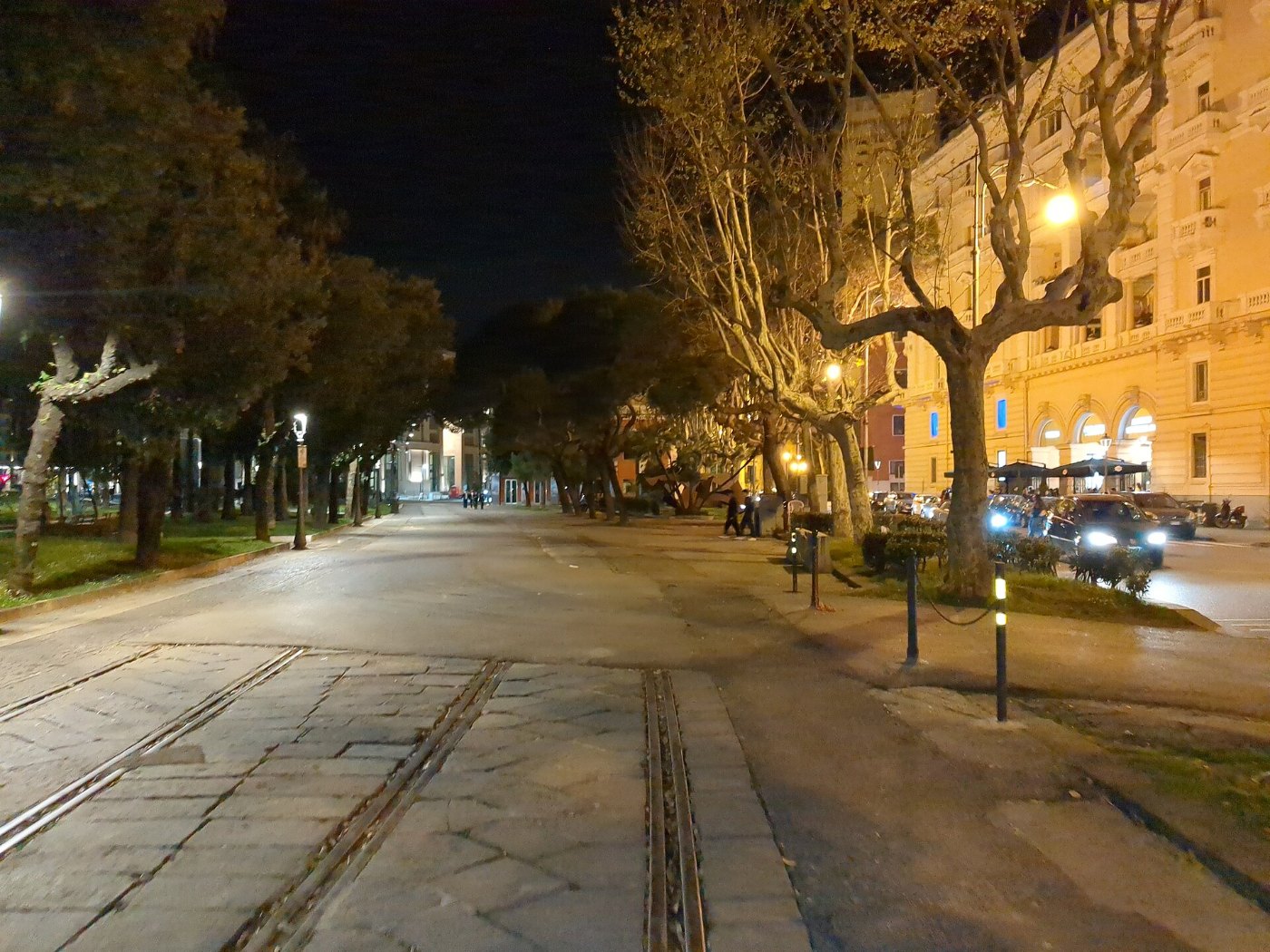 Binari del raccordo portule di Salerno sul lungomare Trieste, il tratto