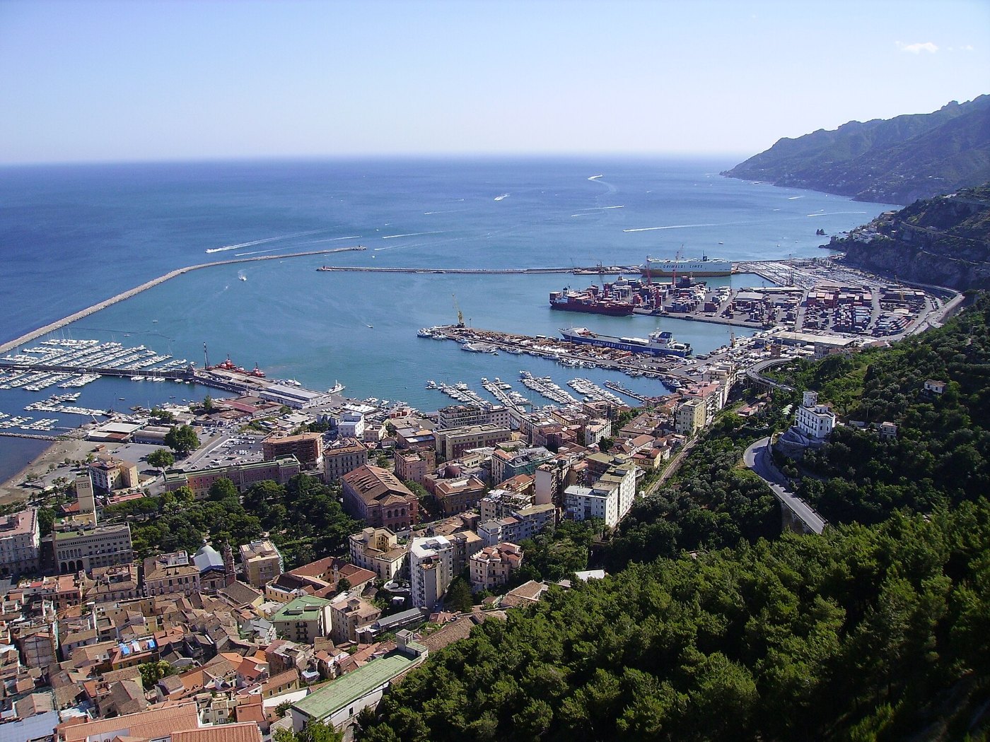 Salerno Panorama da castello di Arechi II
