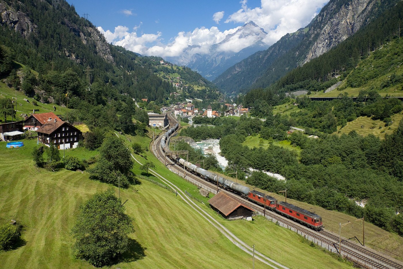 Kehrtunnel und Schleifen der alten Gotthardbahn