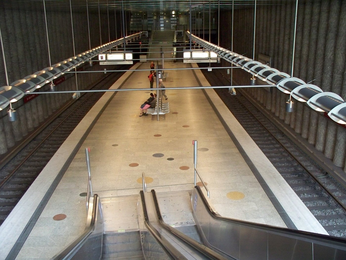 U Bahnhof St. Quirin Platz Rolltreppe