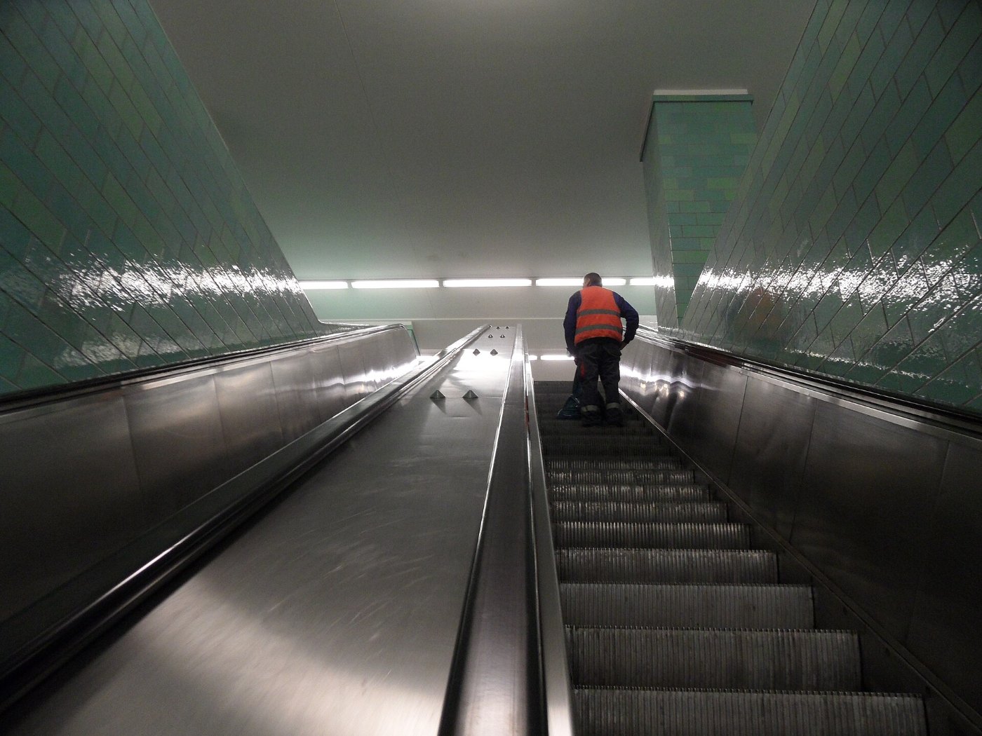 Berlin U Bahnhof Alexanderplatz Rolltreppe vom Bahnsteig der U5 zur Vert