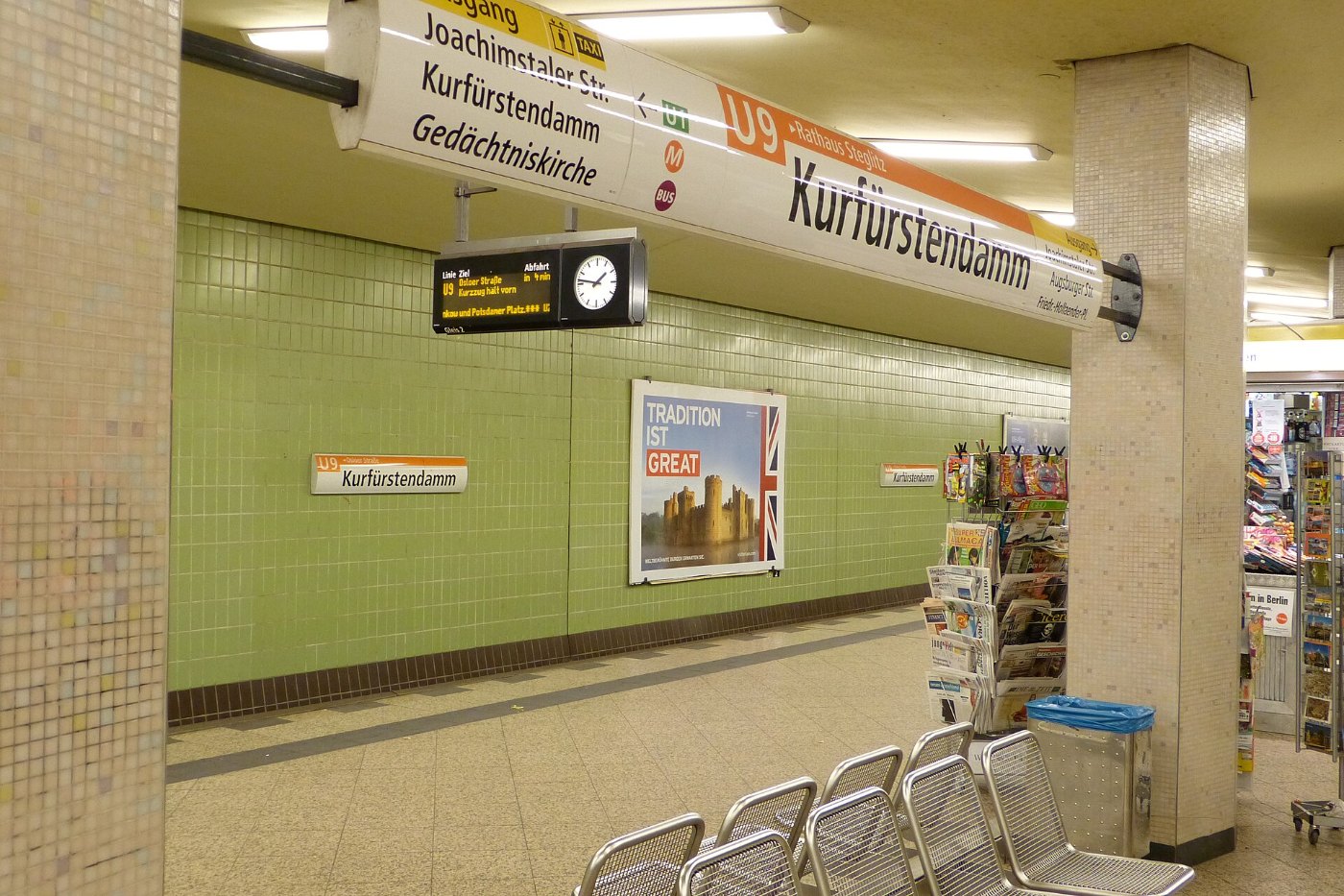 U Bahnhof Kurfürstendamm Schild Kiosk U9