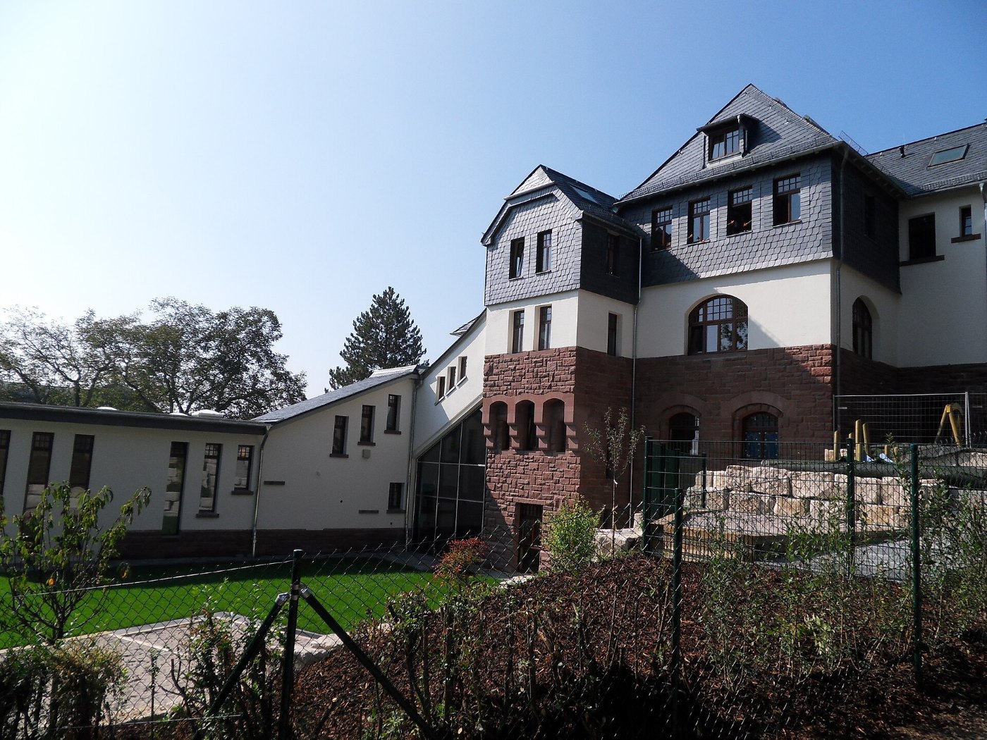 WiesbadenBahnhofLandesdenkmalKitaKleinerBahnhofNO