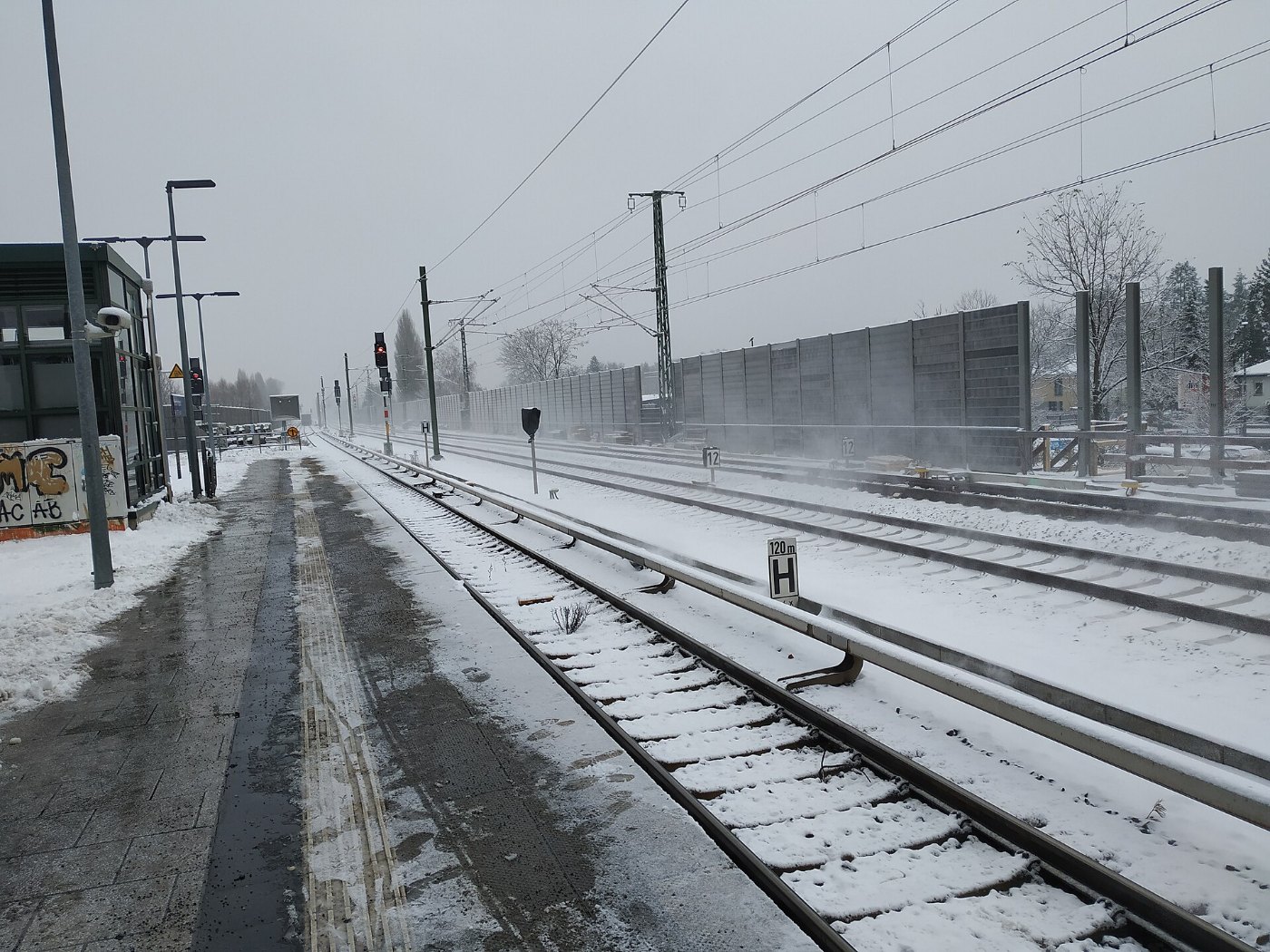 Berlin Karow station lub 2021 12 10 img02 snow