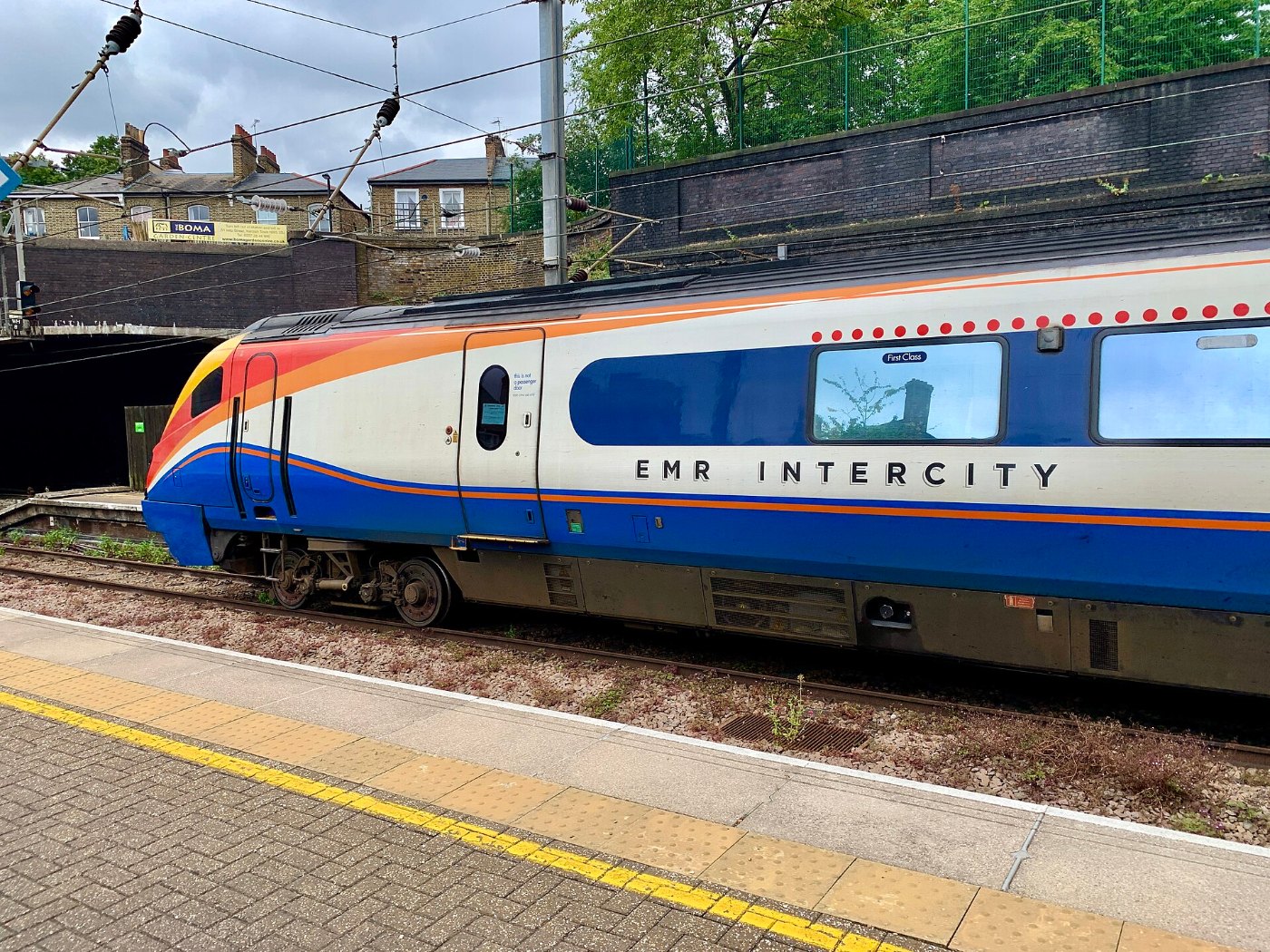 EMR Intercity 222 006 at Kentish Town