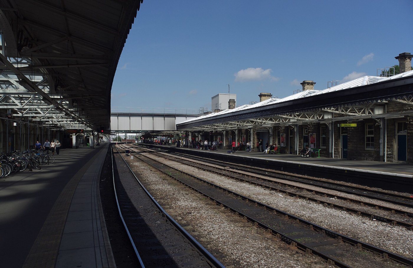 Sheffield station MMB 10