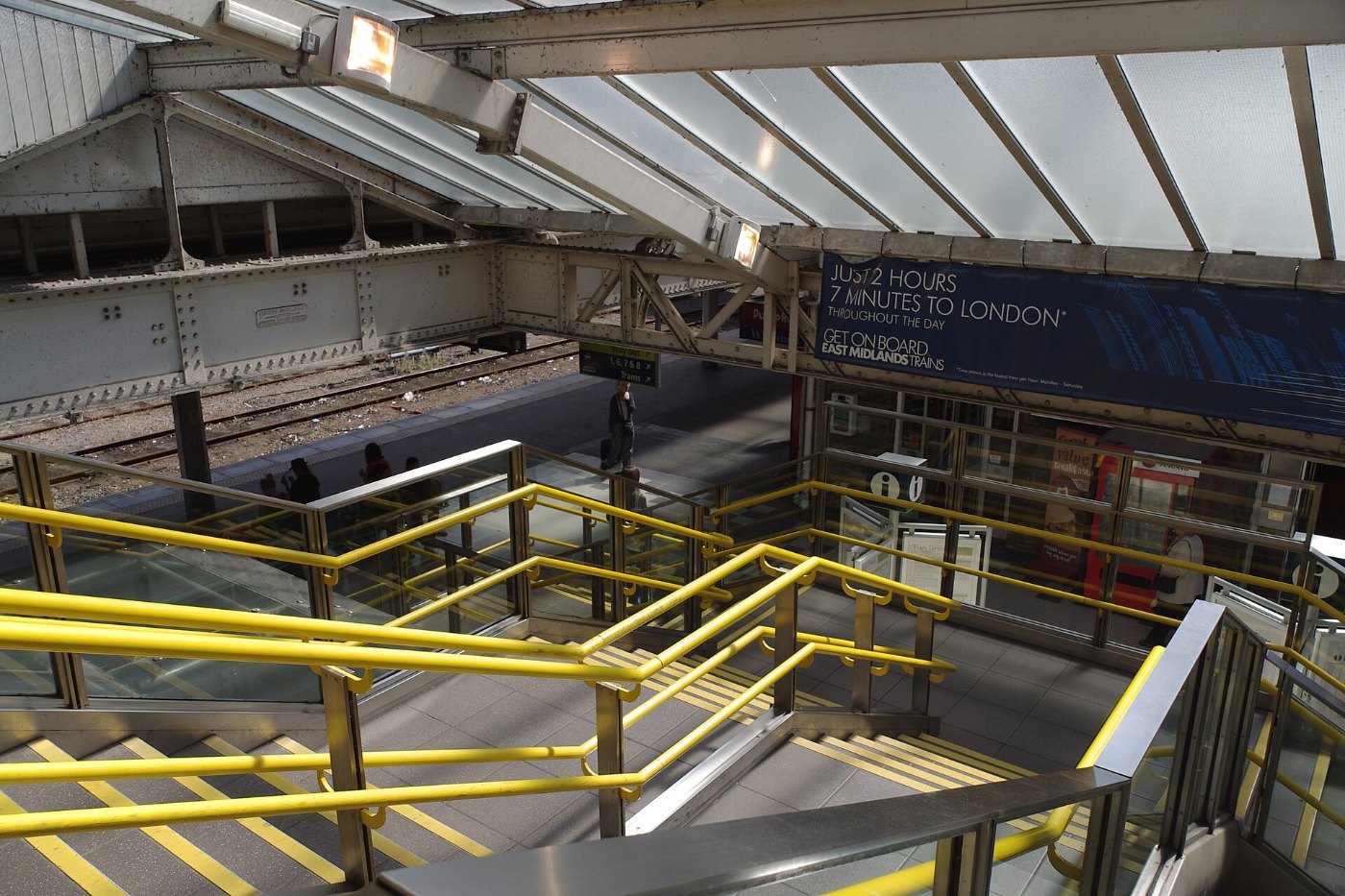 Sheffield station MMB 28